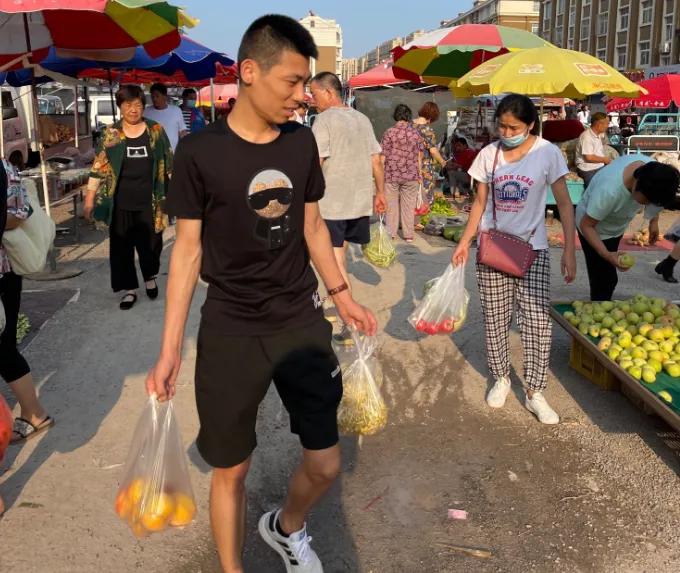 大马猴旭旭宝宝有钱吗,大马猴旭旭宝宝为武汉带货