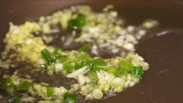 大骨汤怎么炖才能补钙,大骨汤跟哪种食材补钙