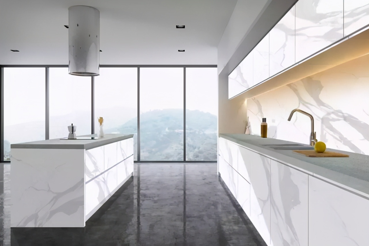 老厨房都是油污怎么贴瓷砖,厨房墙壁有油垢怎么贴瓷砖