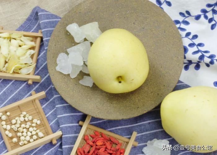 百合莲子川贝雪梨汤的功效与作用,百合川贝雪梨汤哪个时间喝最适合