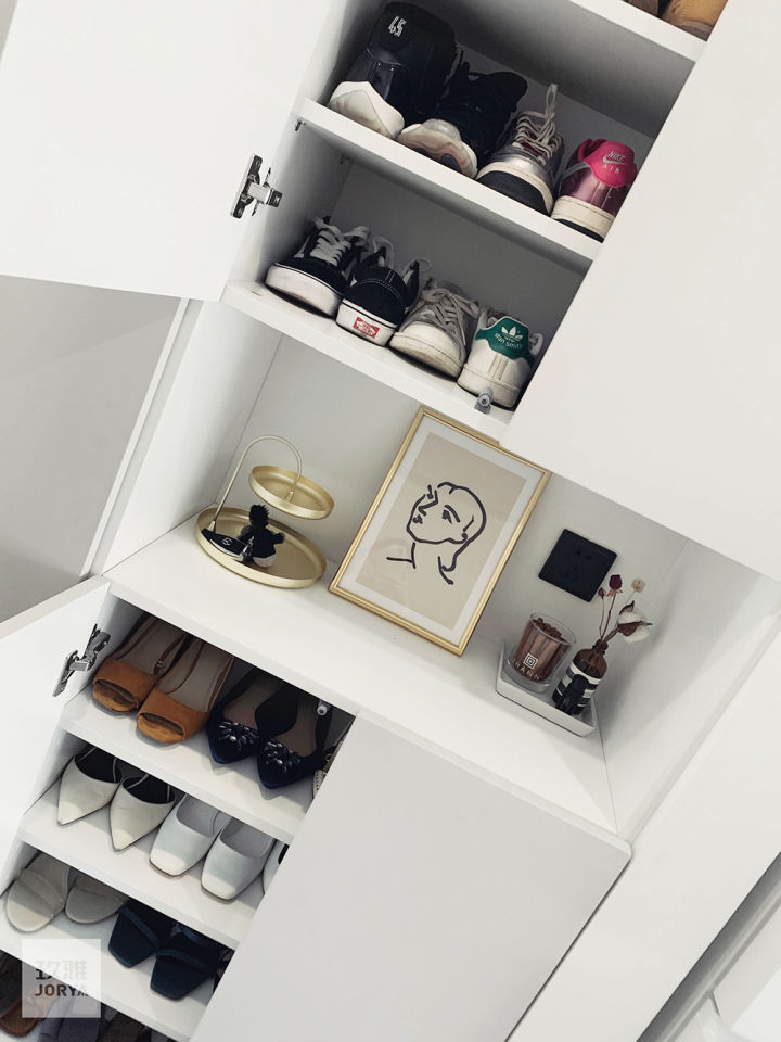 业主把家里收拾的井井有条,美女收拾家干净卫生