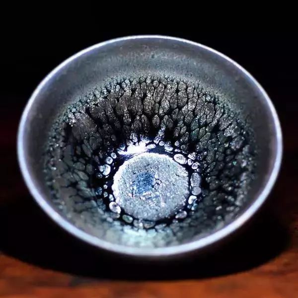 用建盏喝茶有哪些好处,用建盏喝茶的好处和坏处