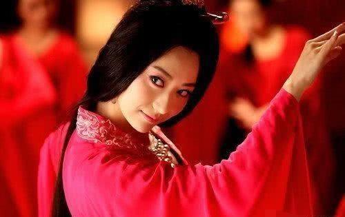 从灰姑娘逆袭成倾世皇妃的张丽华，貌若天仙却背上红颜祸水的骂名