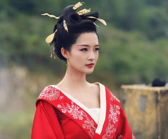 还记得《花开半夏》的她吗?如今已经是虎扑女神了