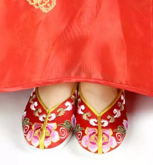 最好看的手工绣花鞋,老一辈手工艺术绣花鞋