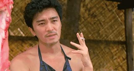 周润发介绍梁家辉赌圣搞笑片段,发哥梁家辉赌神经典片段