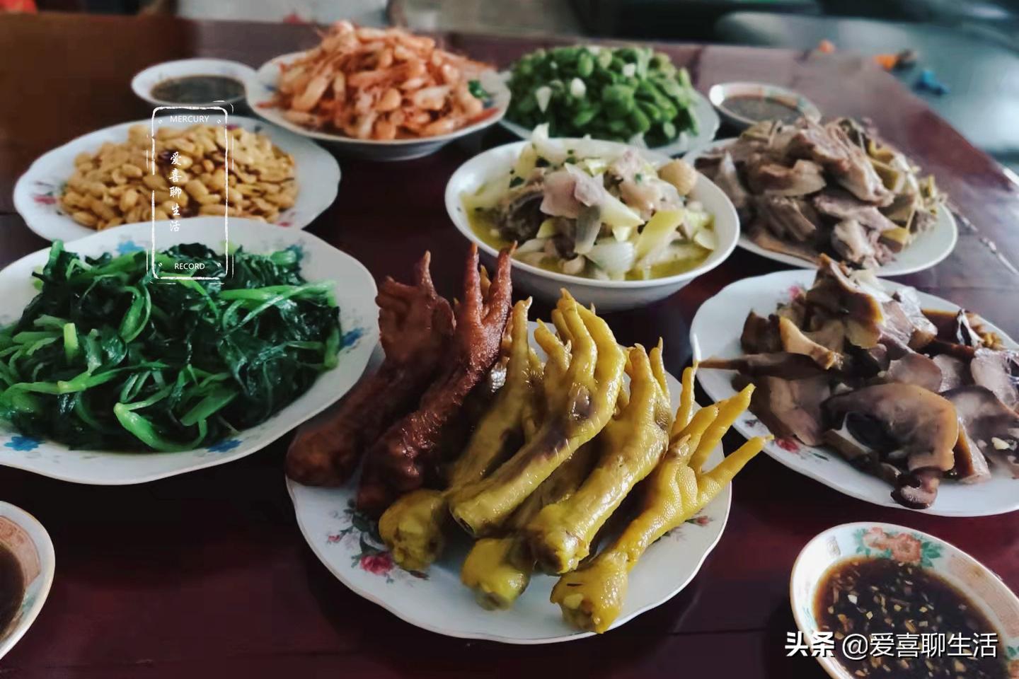 国庆第四天,苏州妈妈分享一家六口午餐,8个菜不到100块,真划算