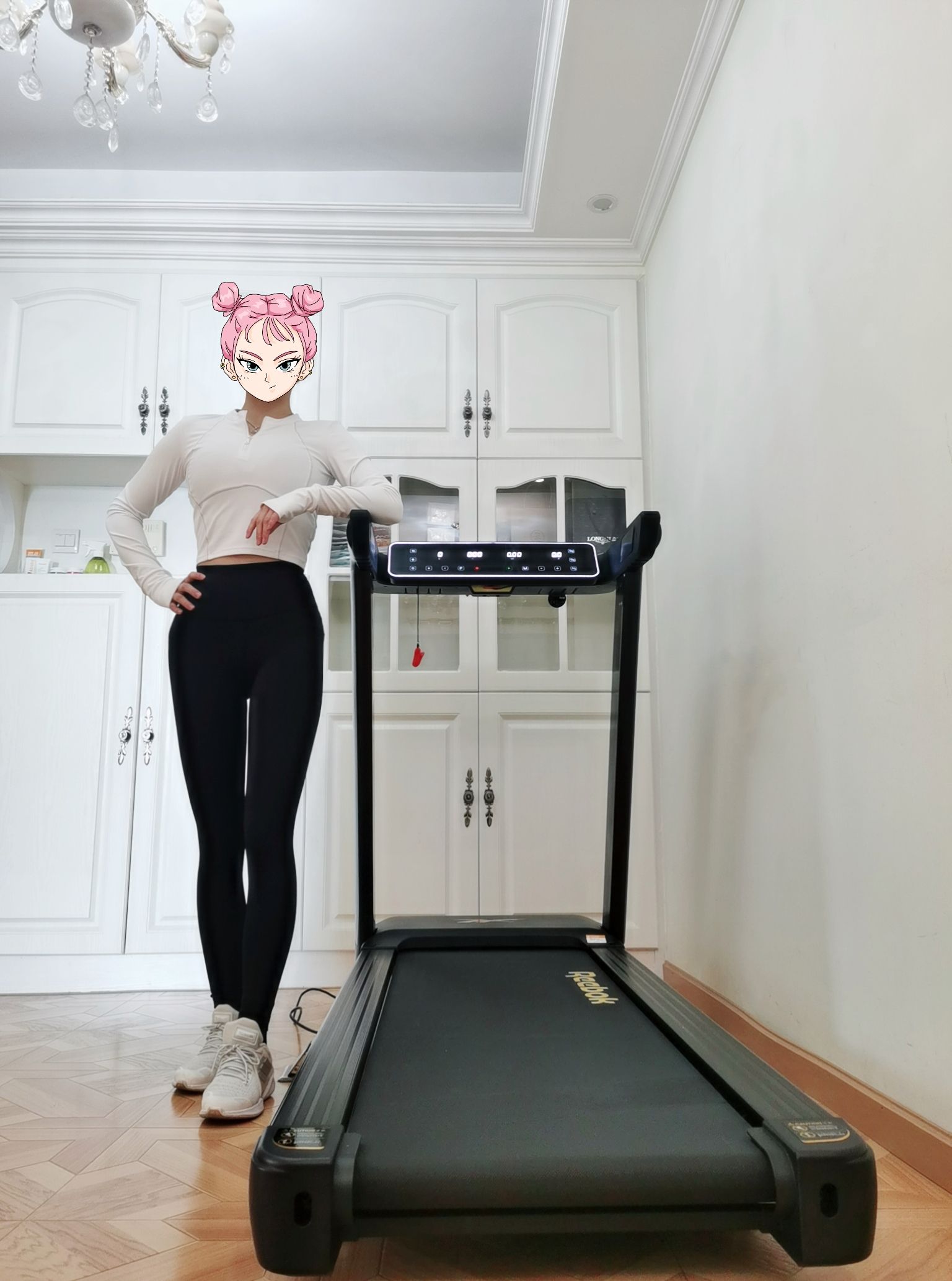 跟着小姐姐一起锻炼,跑步机推荐家用锐步