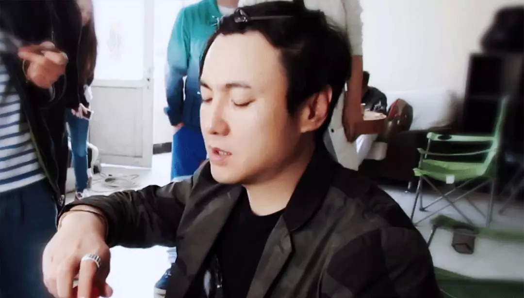 快速改善刘海炸毛,头发刘海炸毛碎发多怎么打理