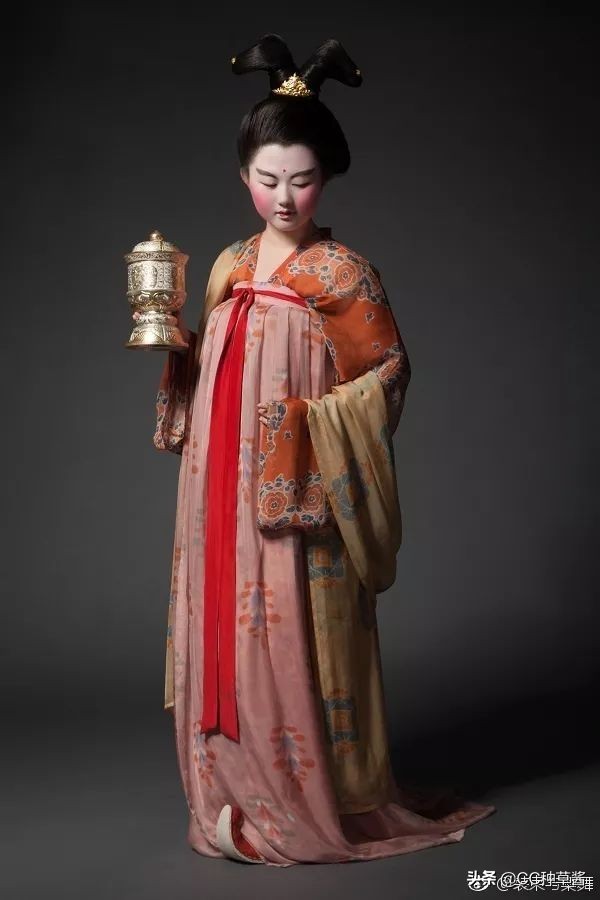 盘点各个年代的汉服,最正宗的汉服是什么样子的