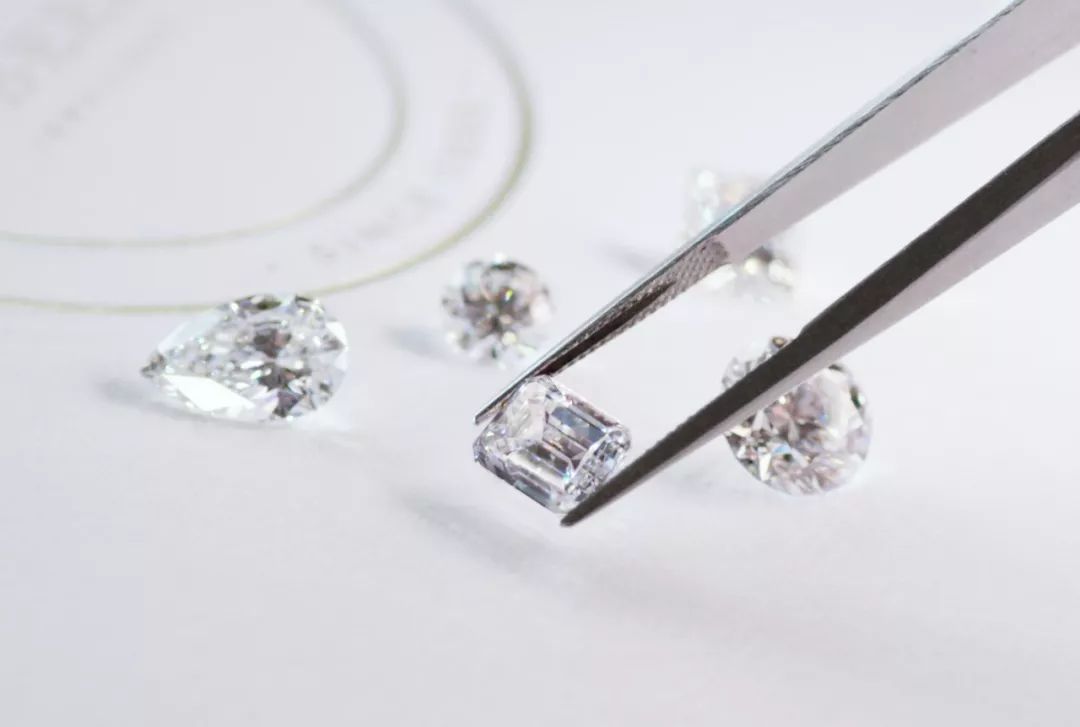 钻石戒指钻石怎么挑选,结婚怎么挑黄金首饰