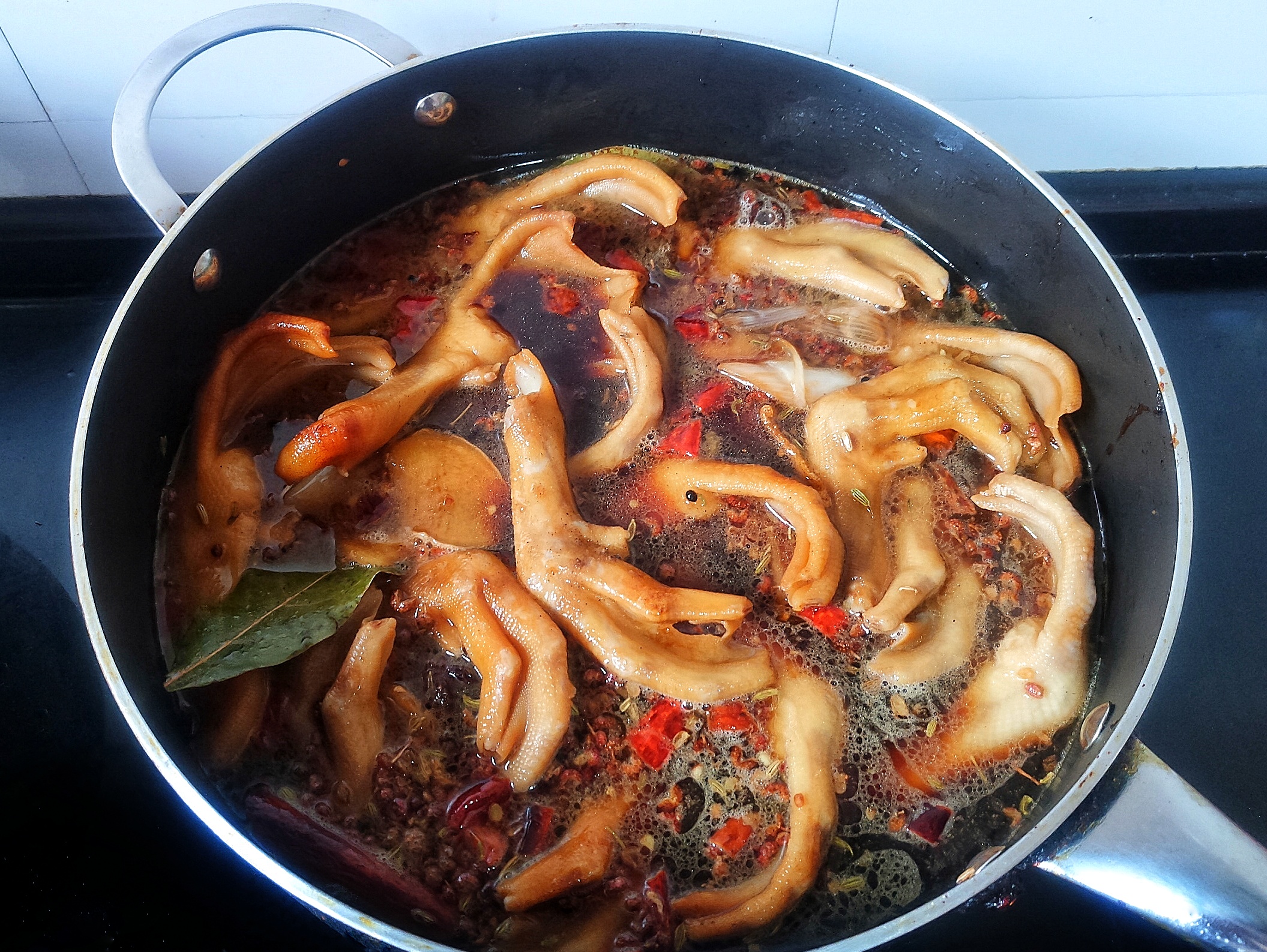 怎么卤鸭掌好吃又简单的做法,卤鸭掌怎么做视频教程