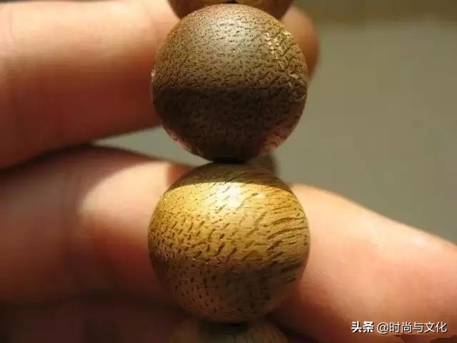 沉香奇楠手串佩戴好处,沉香手串一年四季都可以佩戴吗