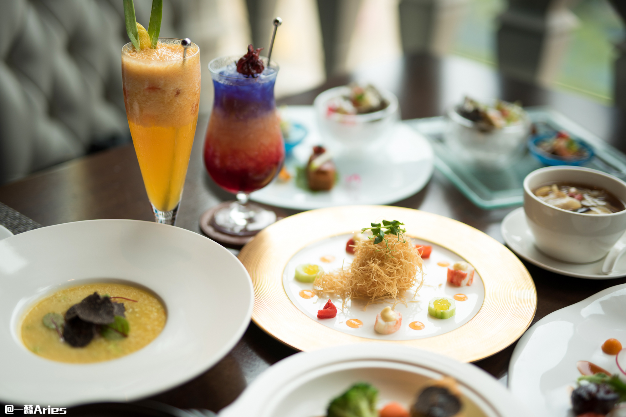 来澳门感受一下紫醉金迷,澳门一天游必去的美食街