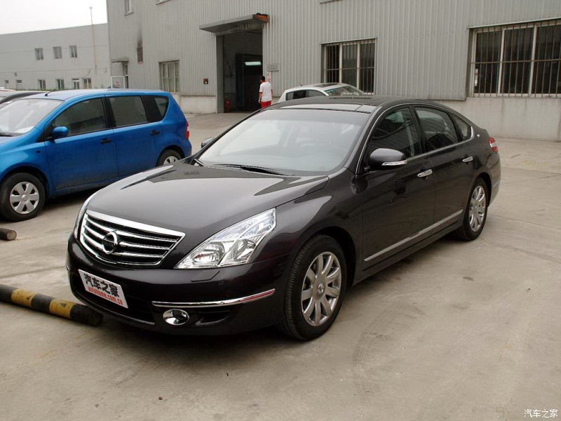 小胡说车日产天籁,小汪试车日产天籁