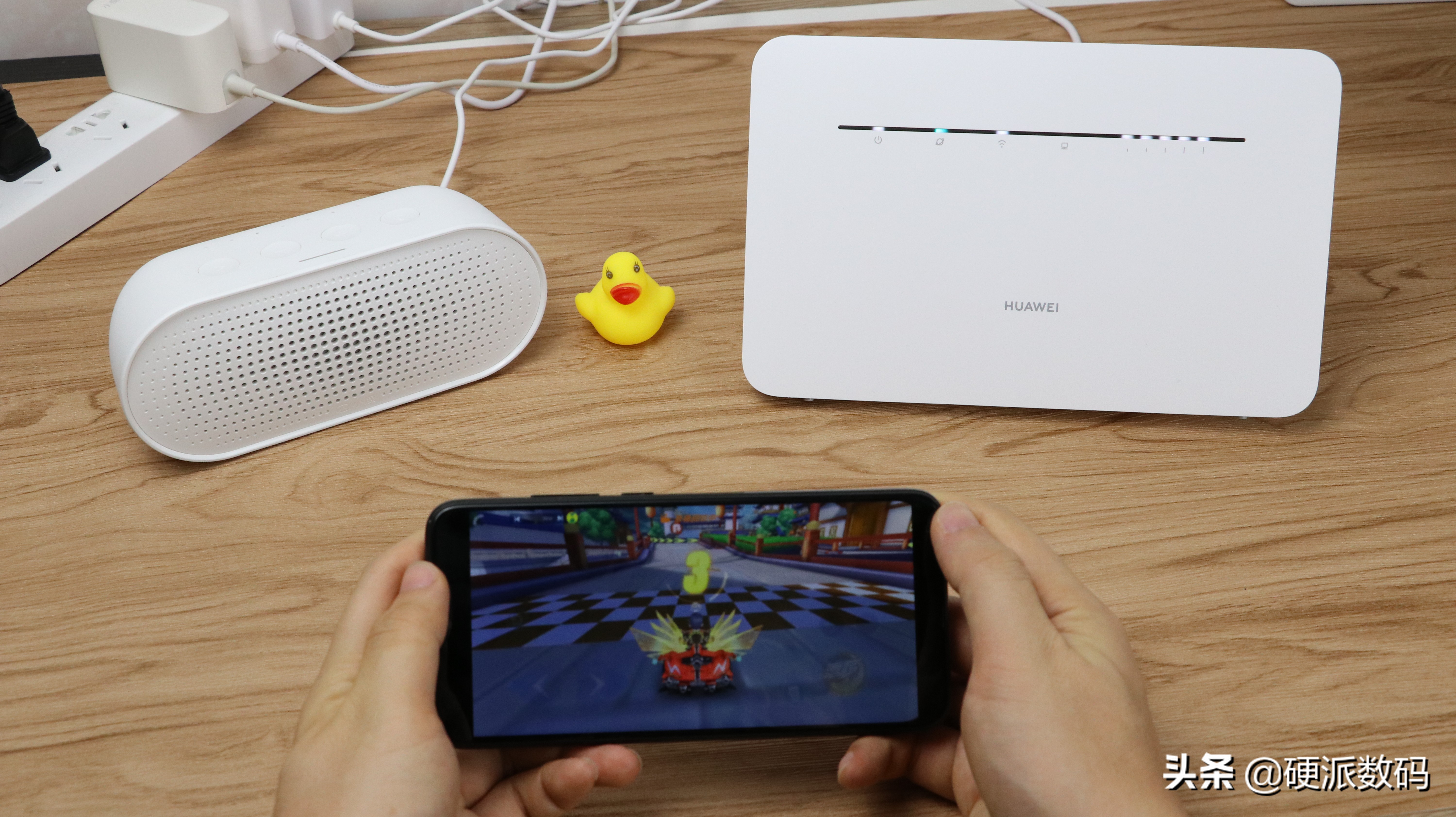 华为4g路由2pro开箱评测与拆解,华为旗下的4g路由2pro测评