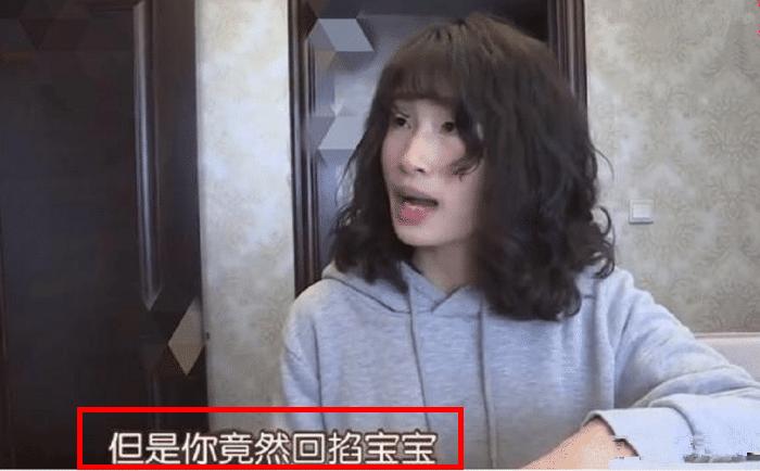 婴儿呛奶妈妈急救,育婴师被呛奶讲解视频