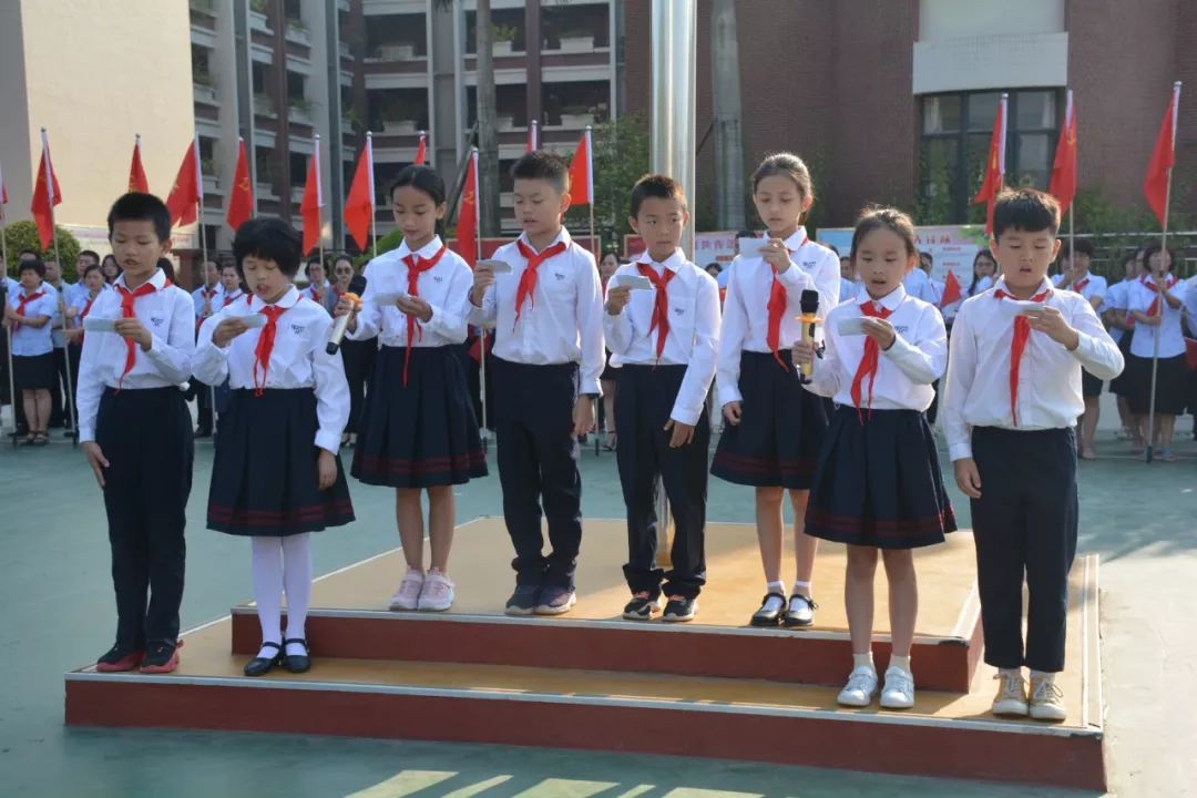 华立中英文学校是不是贵族学校,华立中英文学校升学