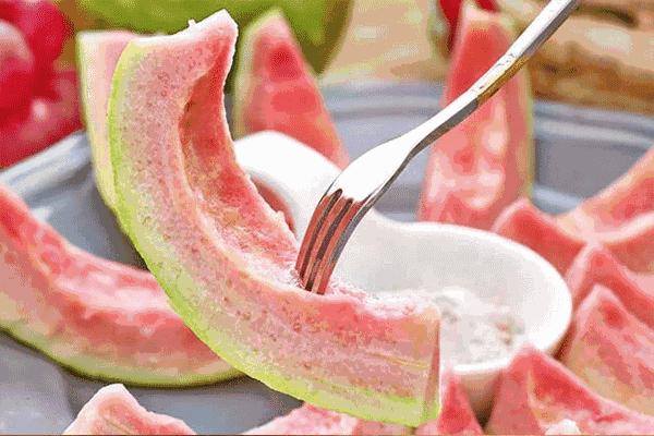 红心芭乐水果好不好吃偏凉还偏热,正宗又甜又脆红心芭乐