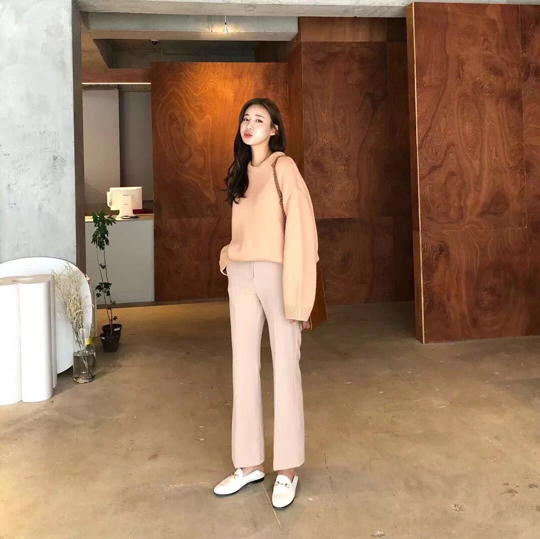 小脚裤已经过时了，跟着三木穿“奶奶裤”，专治胯宽腿粗