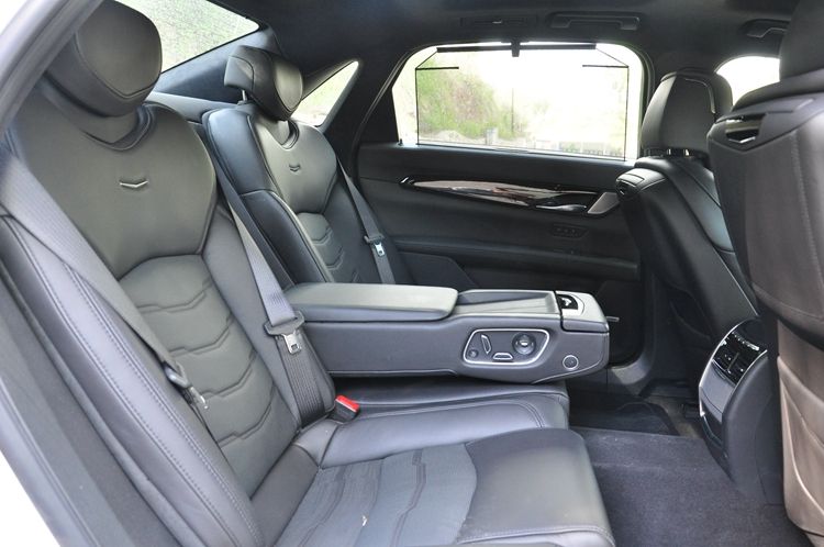 试驾凯迪拉克ct6入门车型,胖哥试驾凯迪拉克ct628t精英