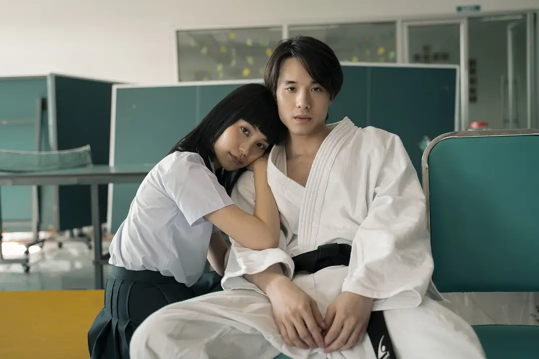 21年评分最高十部悬疑剧，《窥探》仅第4，《城市的边缘》进前3