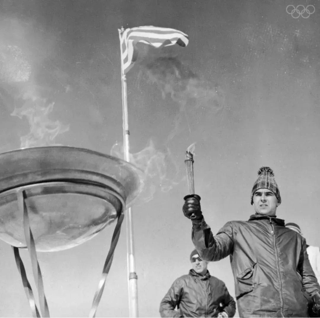 02年冬奥会会徽没有展示的元素,历届冬奥会冬残奥会会徽