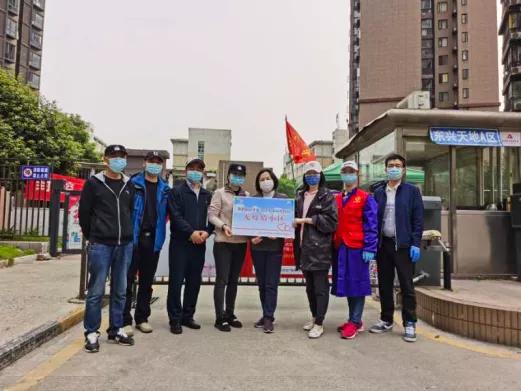 硬核圈粉小护姐表白汉警小哥,小护姐表白中国警察