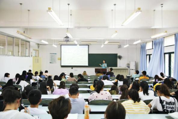 考上职业学院什么感觉,湖北经济学院好考吗