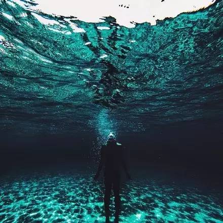 身上的伤口将会变成最坚强的部分,身上的伤口怎么会越来越多