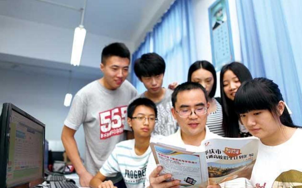 高考成绩不好只能报专科怎么报,高考分数低又想上本科有哪些办法