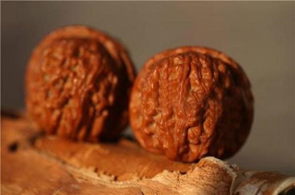 文玩核桃官帽和狮子头区别,文玩核桃官帽与狮子头区别