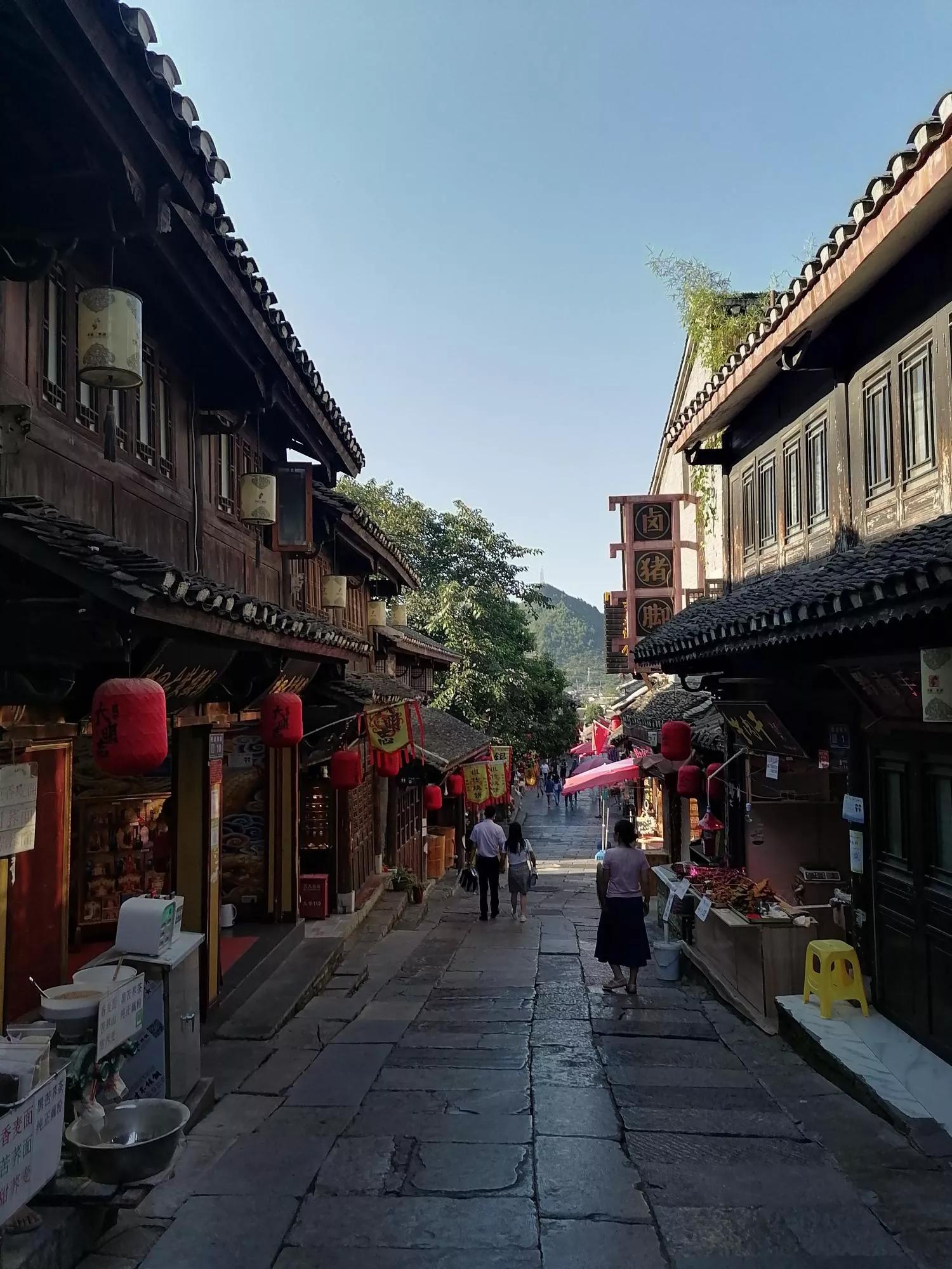 贵州贵阳青岩古镇旅游游记,贵州贵阳青岩古镇迎参观热潮