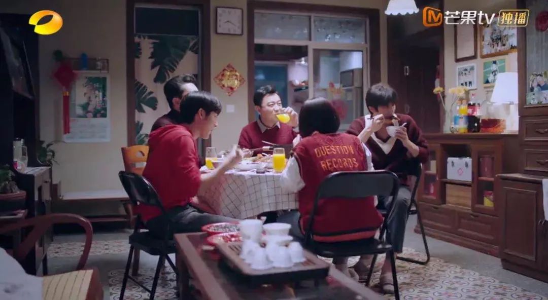 试问谁见了李海潮不想叫一声妈