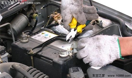 汽车电瓶亏电怎样维修,车辆长期停放如何防止电瓶亏电