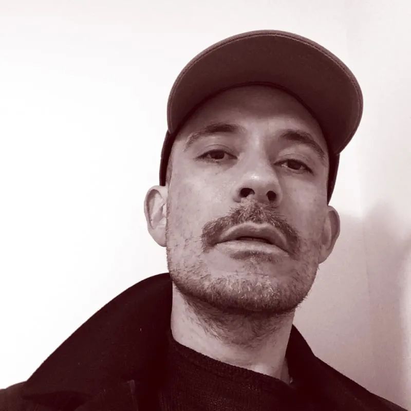 与POPMART合作，这位设计师来自坎伯韦尔插画专业