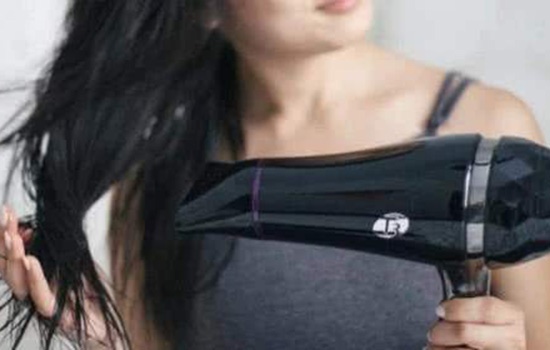 如何让刚烫的卷发变得自然,如何让刚烫的卷发变自然