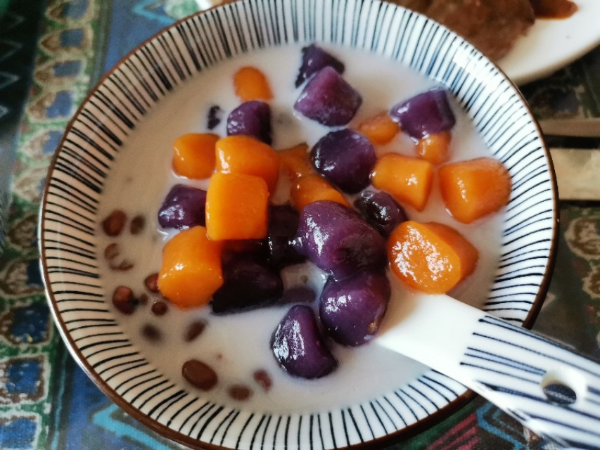 简单好吃的芋圆做法详细步骤,自己制作的芋圆煮出来怎么硬硬的