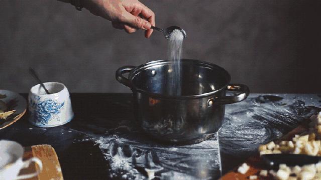 衣服洗不干净小妙招,怎么防止洗衣服时衣服变旧