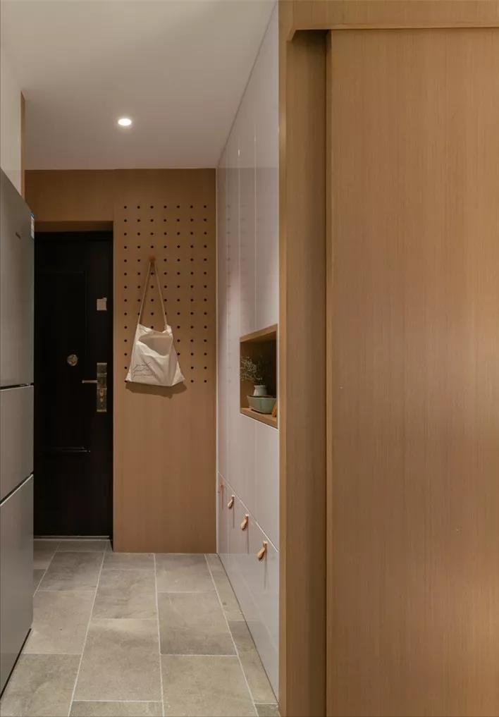 墙壁涂料和壁纸哪个好看,适合乳胶漆墙面的壁纸