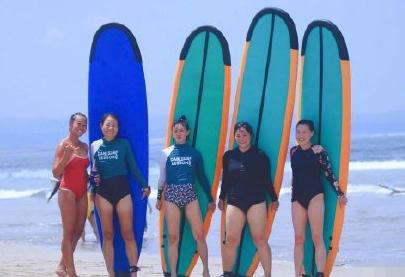 孙燕姿惊艳写真照,孙燕姿海边冲浪