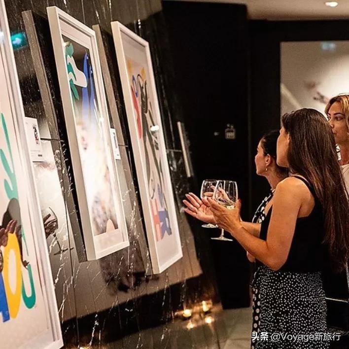 不可多得的扎哈遗作，这家最新开幕的未来感酒店，仿佛睡在酷炫的太空飞船里！