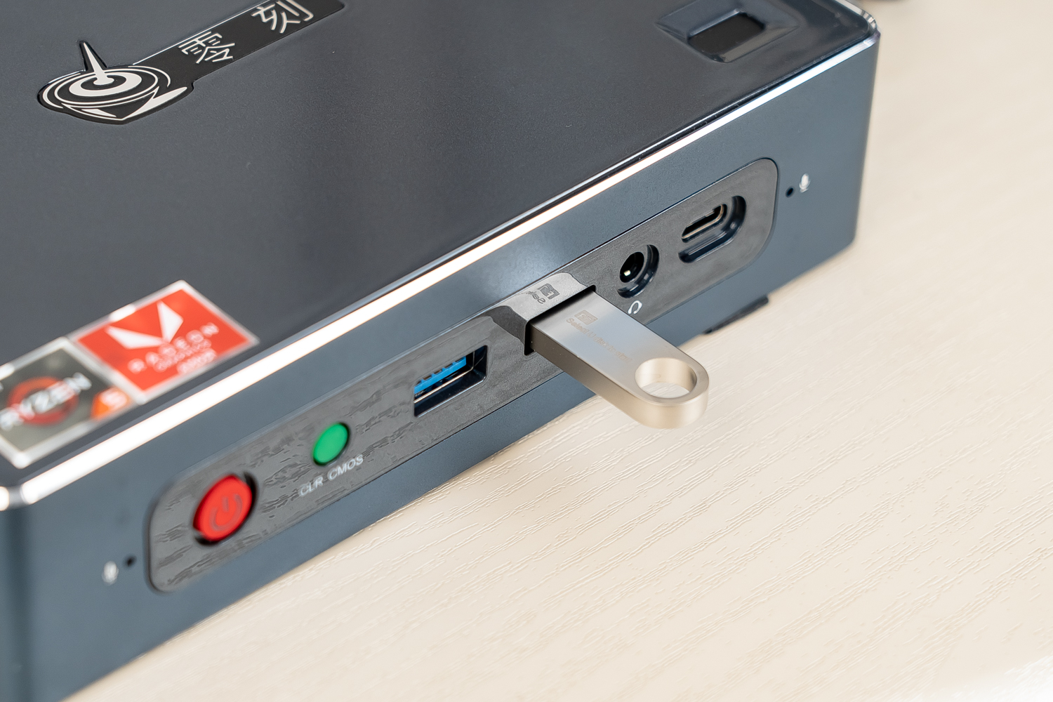 资深果粉屈服于老婆的恶势力，无奈买了Win小主机，意外发现真香