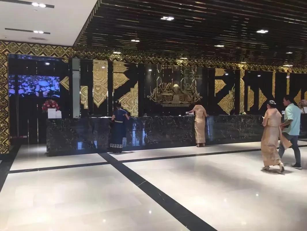 在普吉岛旅游的一天,普吉岛最后一天购物