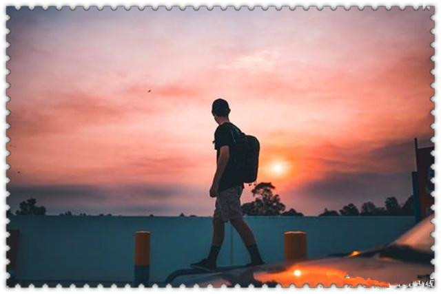 一个人不要让别人瞧不起要有勇气,当别人看不起你时你一定要无所谓