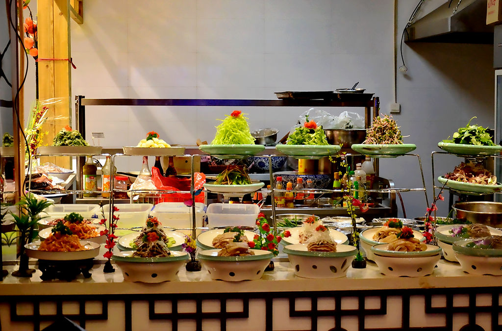 摄影艺术家走进河南洛阳「徐州人家土菜馆」喜迎中秋佳节