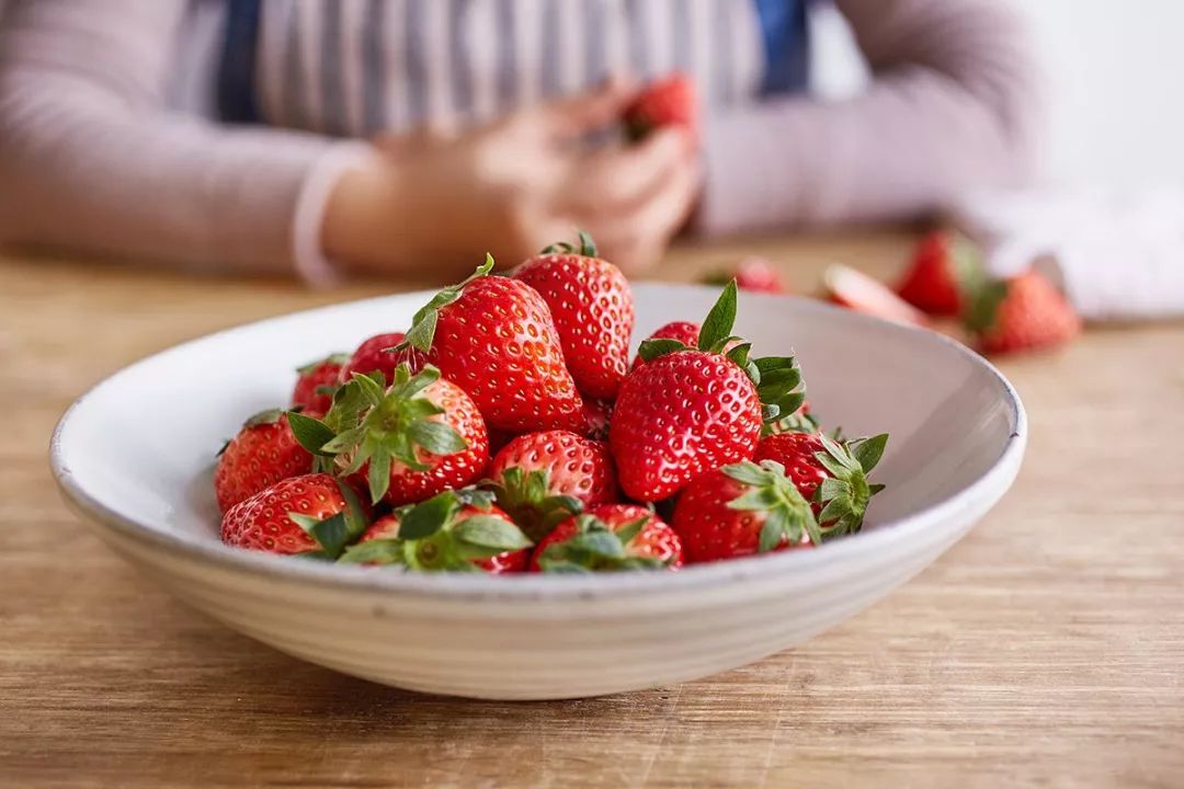 怎样才能快速去草莓上的果蔬农残,草莓去农残的正确方法