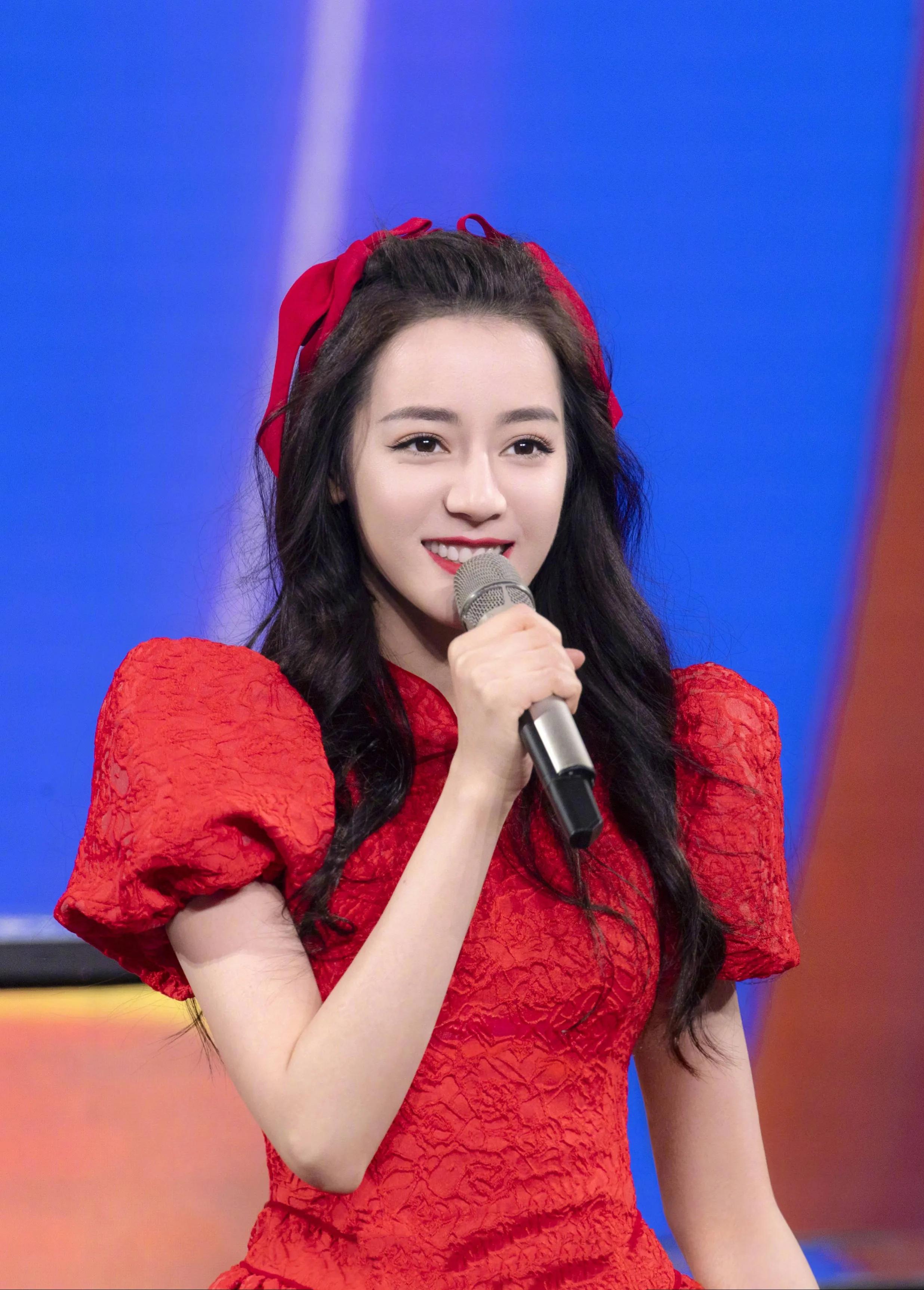 可爱又萌的迪丽热巴,高颜值身材好的迪丽热巴