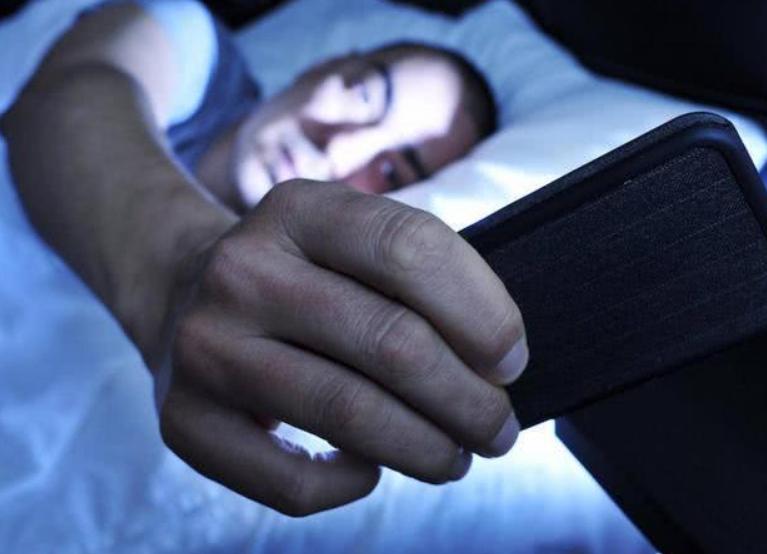 手机阅览不良网站的危害,手机看了不良信息变卡了怎么办