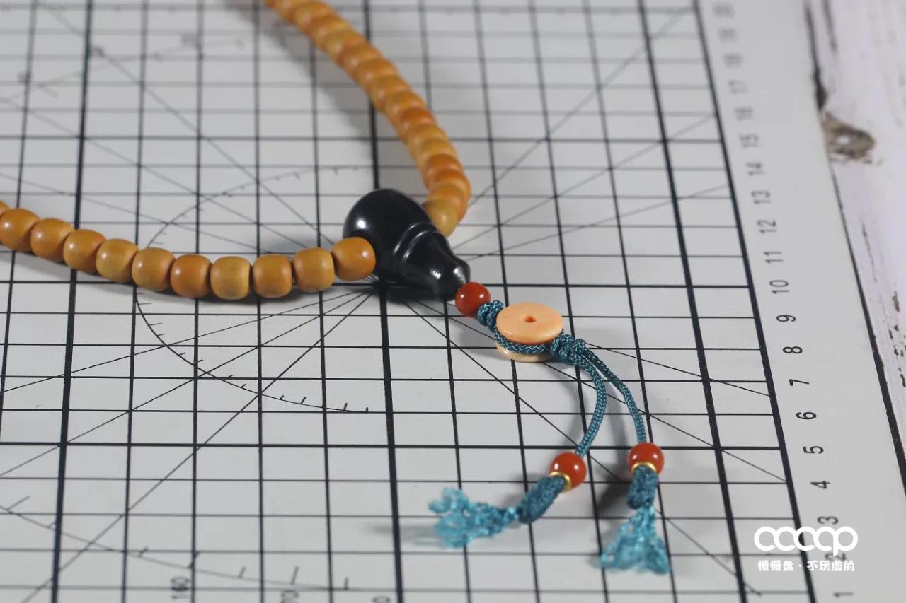 长串配饰如何搭配好看,多个手串如何搭配配饰好看